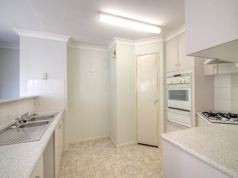 1 Jonquil Circuit, Flinders View QLD 4305