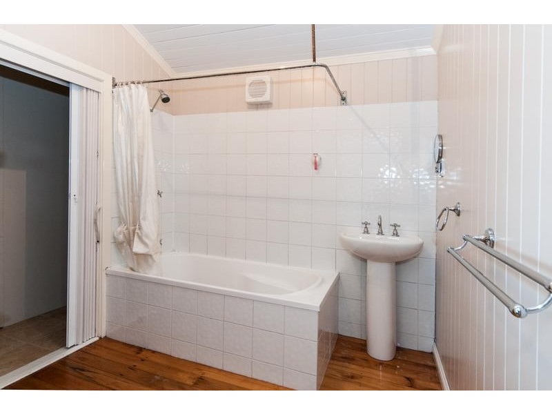 22 Hamilton Street, Booval QLD 4304