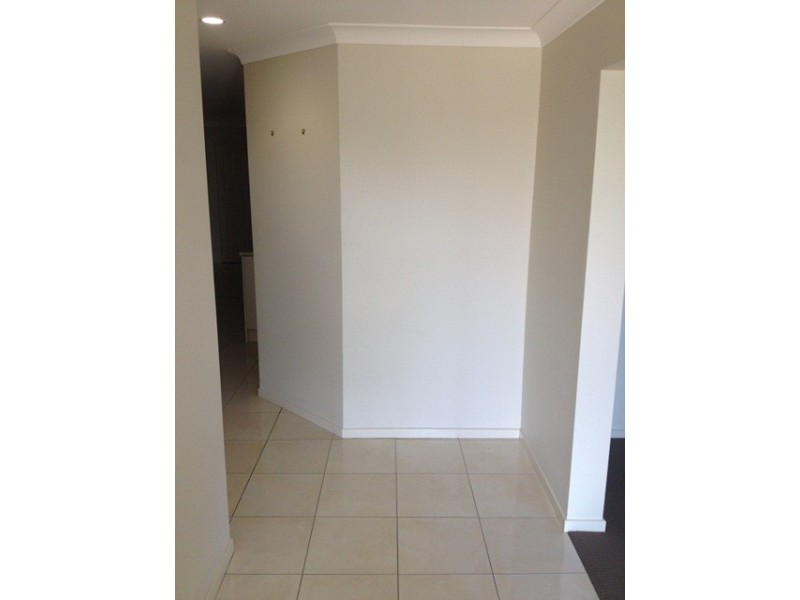 46 Nixon Drive, North Booval QLD 4304