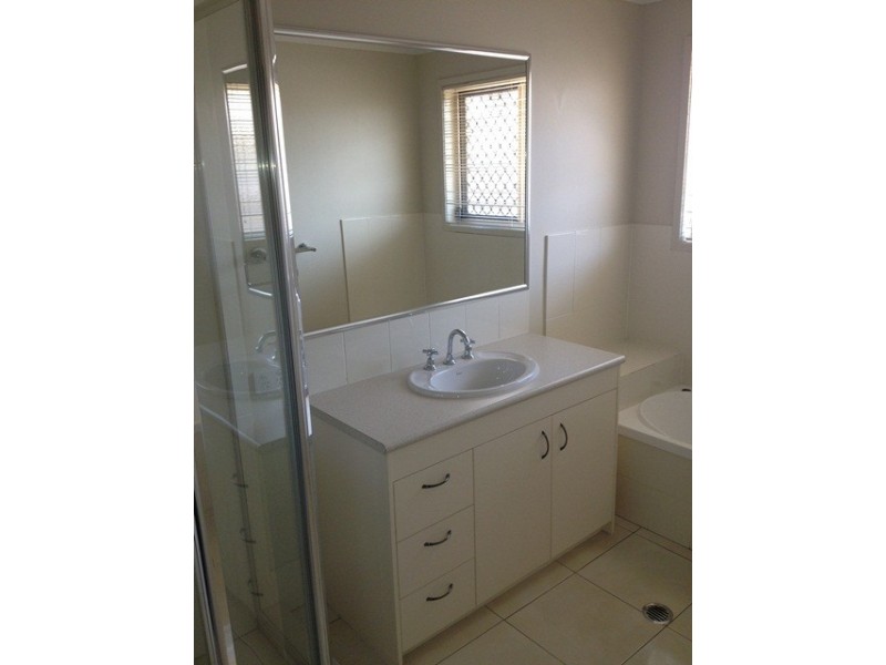 46 Nixon Drive, North Booval QLD 4304