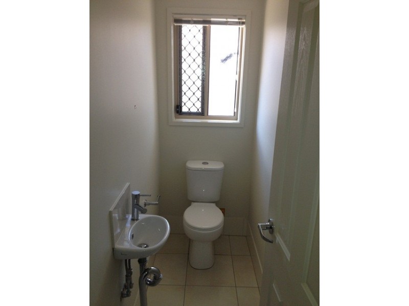 46 Nixon Drive, North Booval QLD 4304