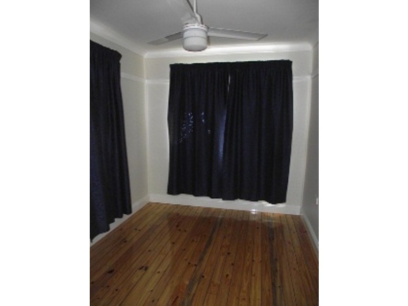 19 Macgregor Street, Woodend QLD 4305