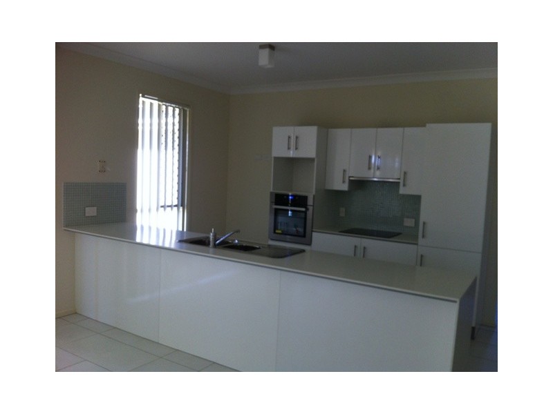 12 Iris Court, Yamanto QLD 4305