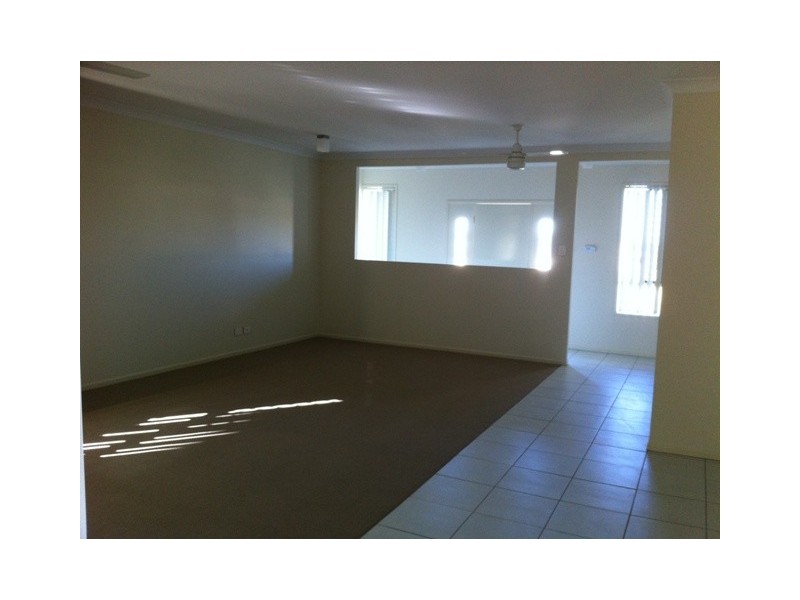 12 Iris Court, Yamanto QLD 4305