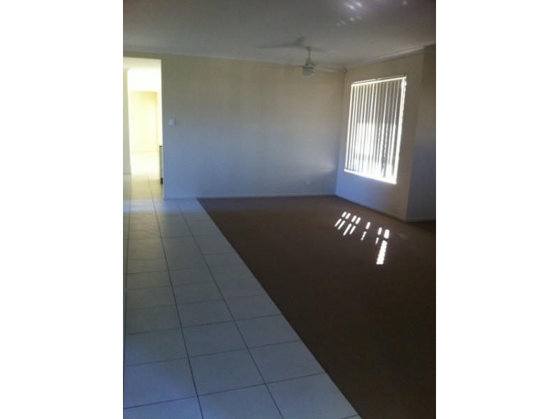 12 Iris Court, Yamanto QLD 4305