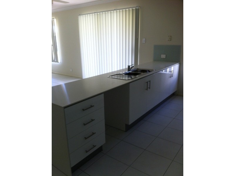 12 Iris Court, Yamanto QLD 4305