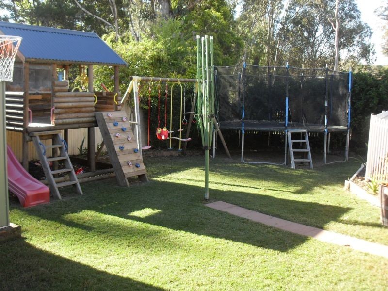 5 Sheppey Place, Yamanto QLD 4305
