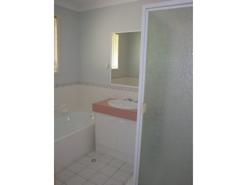 8 Skye Court, Brassall QLD 4305