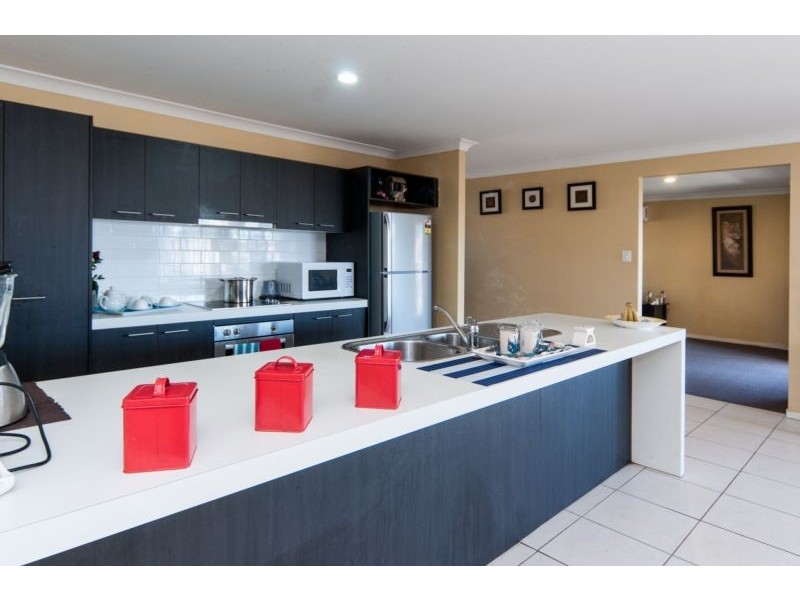 2 Brittany Crescent, Raceview QLD 4305