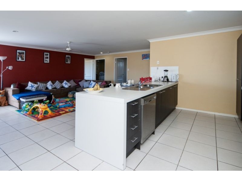 2 Brittany Crescent, Raceview QLD 4305
