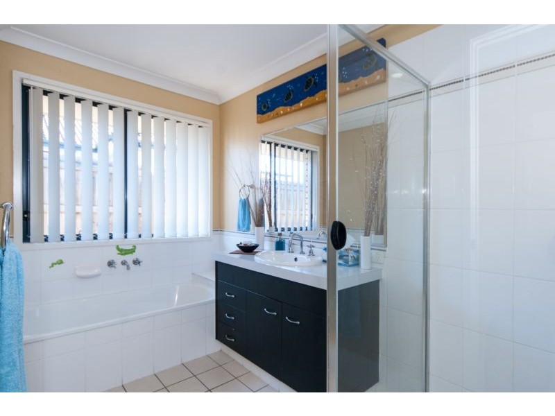 2 Brittany Crescent, Raceview QLD 4305