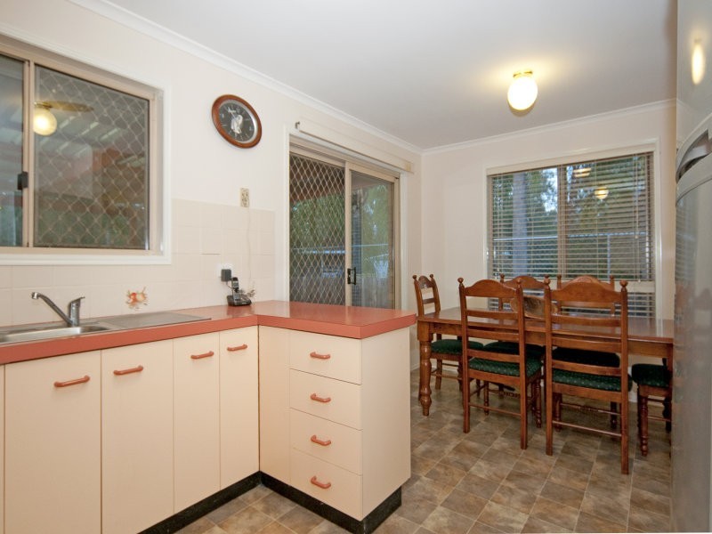 33 Ash Street, Yamanto QLD 4305