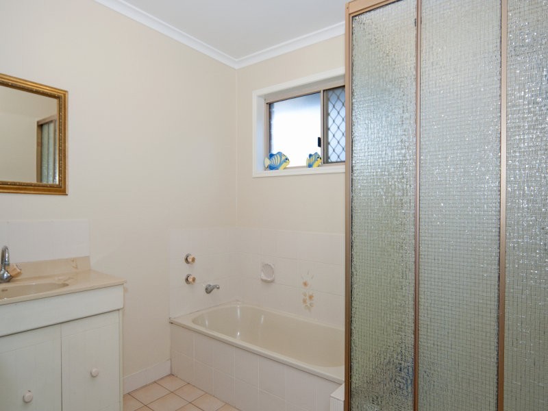 33 Ash Street, Yamanto QLD 4305