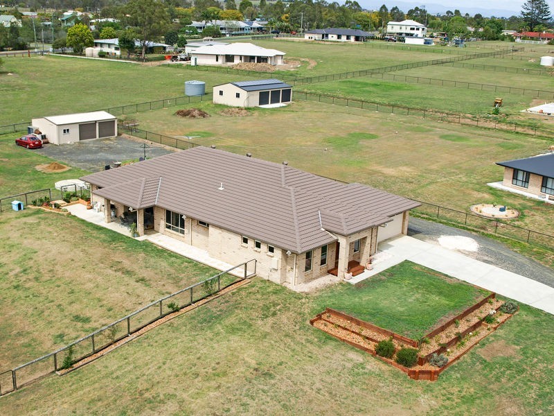 31 Peak Court, Peak Crossing QLD 4306
