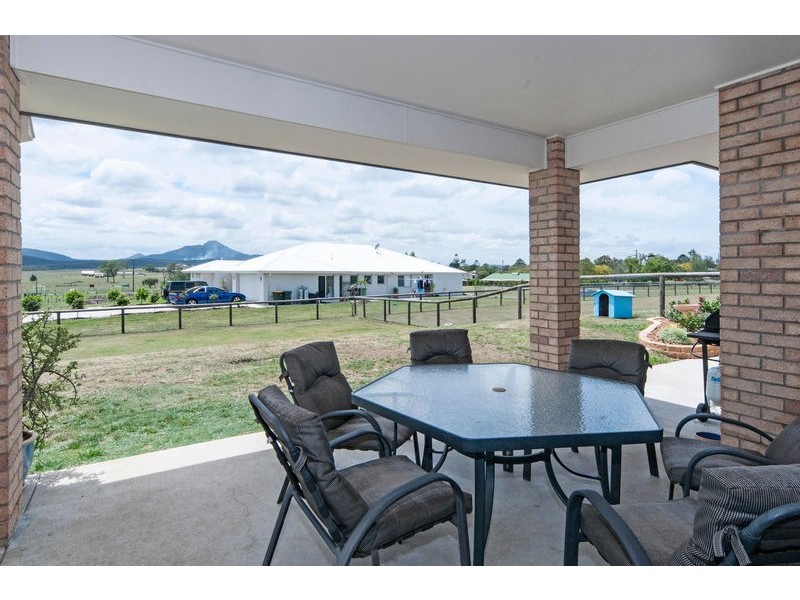 31 Peak Court, Peak Crossing QLD 4306
