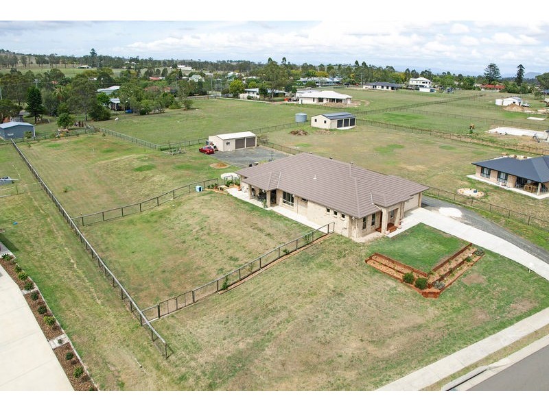 31 Peak Court, Peak Crossing QLD 4306