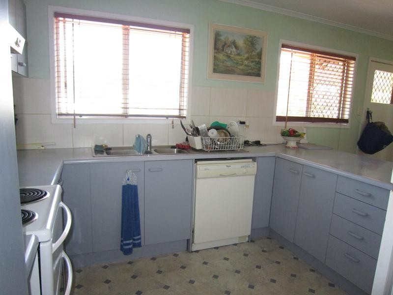 40 Cemetery Road, Eastern Heights QLD 4305