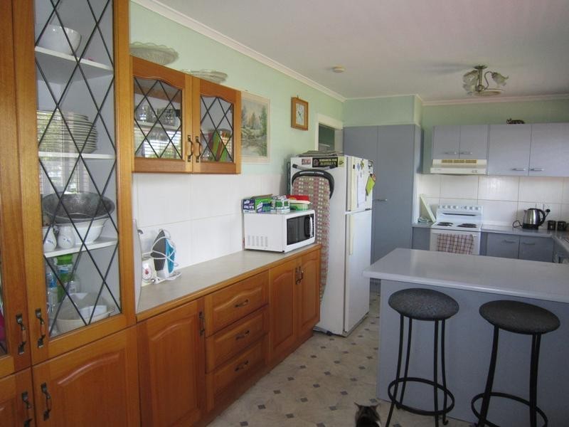 40 Cemetery Road, Eastern Heights QLD 4305