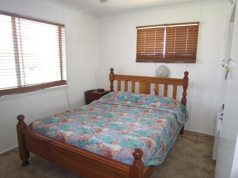 40 Cemetery Road, Eastern Heights QLD 4305