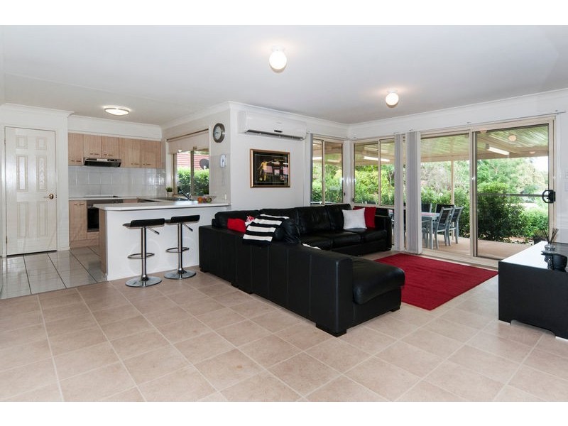 10 Willowtree Drive, Flinders View QLD 4305