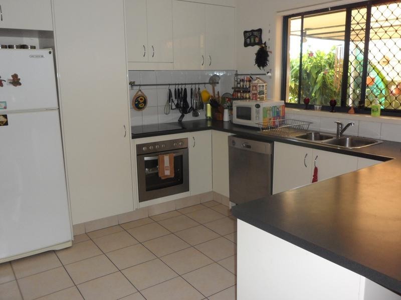 8 Bosswood Court, Yamanto QLD 4305