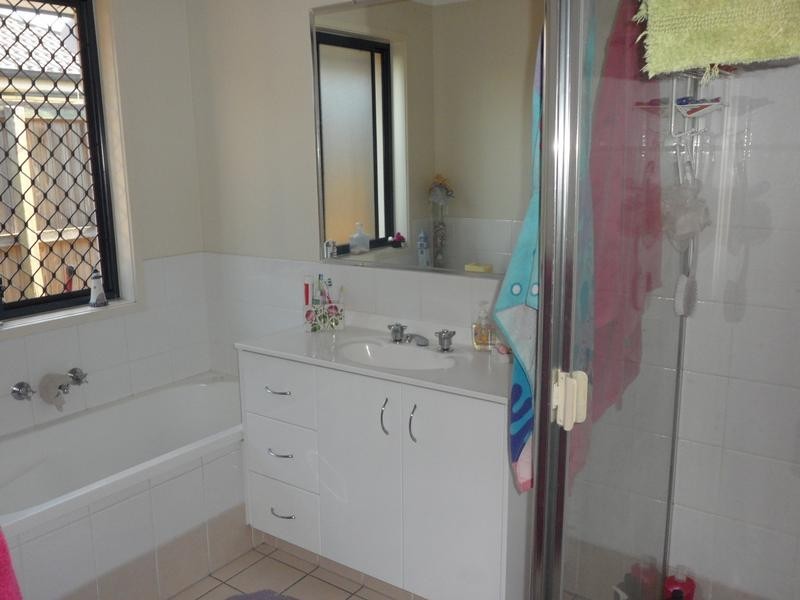 8 Bosswood Court, Yamanto QLD 4305