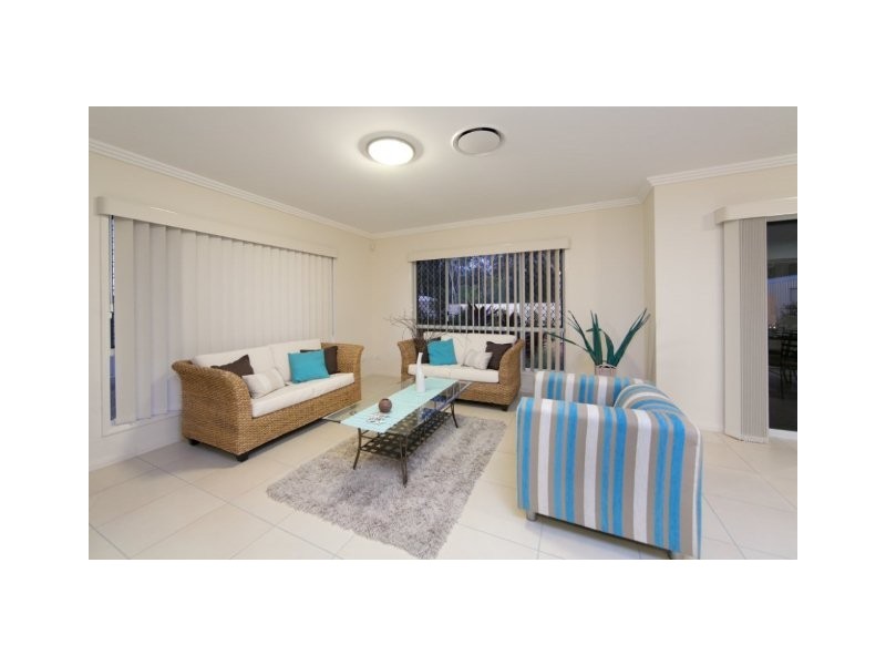 15 Lakeview Drive, Deebing Heights QLD 4306