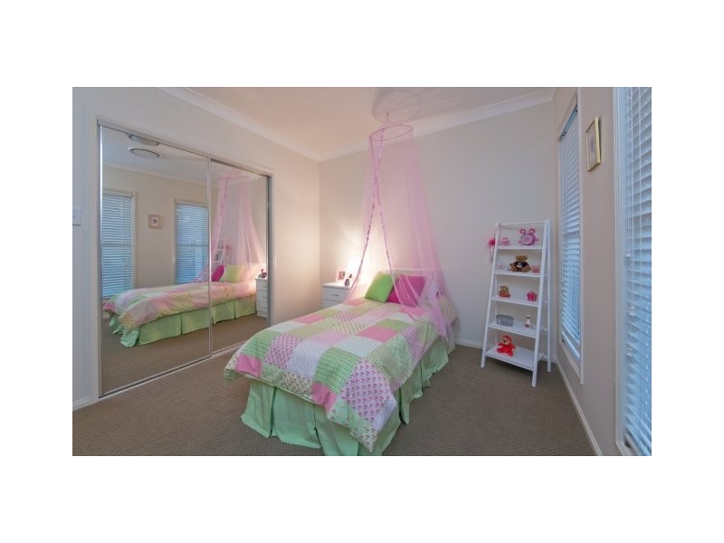 15 Lakeview Drive, Deebing Heights QLD 4306