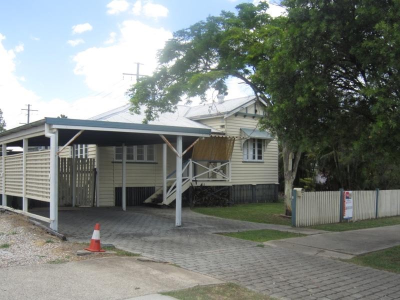 16 Russell Street, Silkstone QLD 4304