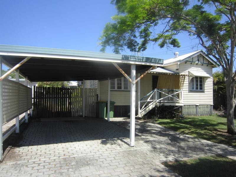 16 Russell Street, Silkstone QLD 4304
