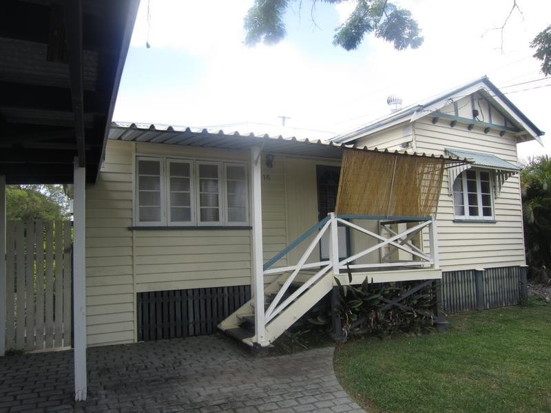 16 Russell Street, Silkstone QLD 4304