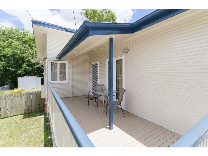 165 South Station Road, Silkstone QLD 4304
