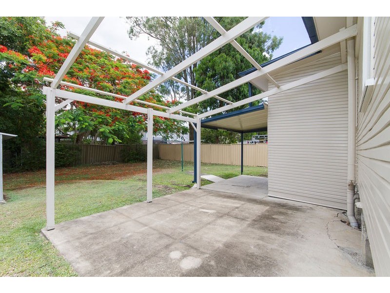 165 South Station Road, Silkstone QLD 4304