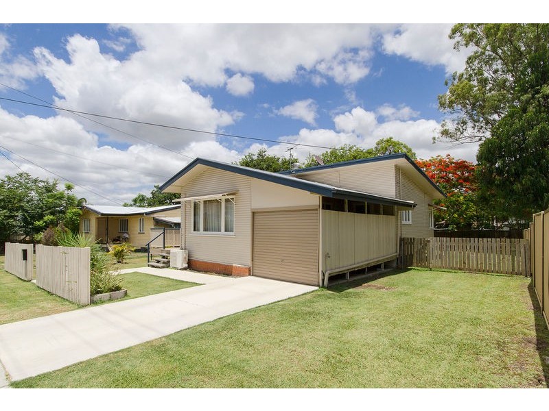 165 South Station Road, Silkstone QLD 4304