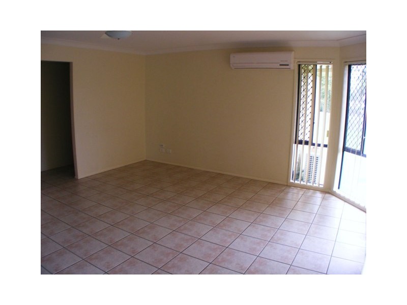 2 Flametree Close, Flinders View QLD 4305