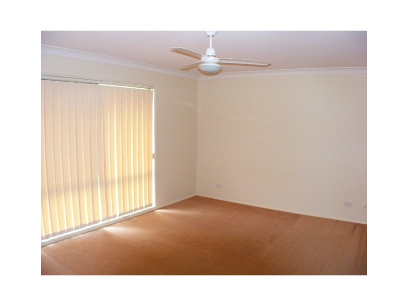 2 Flametree Close, Flinders View QLD 4305