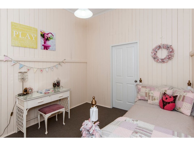 55 Lusitania Street, Newtown QLD 4305