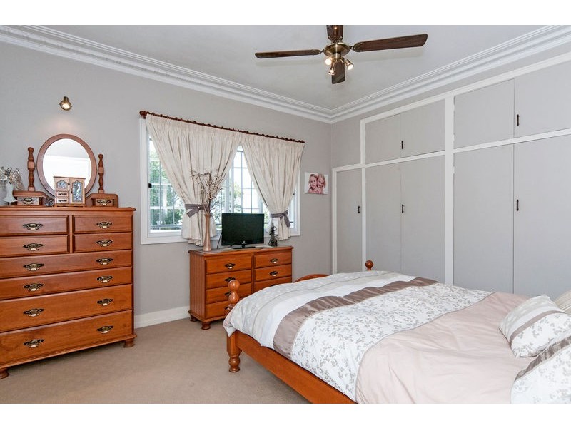 69 Whitehill Road, Eastern Heights QLD 4305