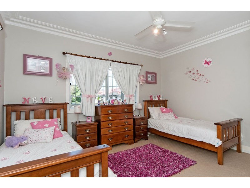 69 Whitehill Road, Eastern Heights QLD 4305