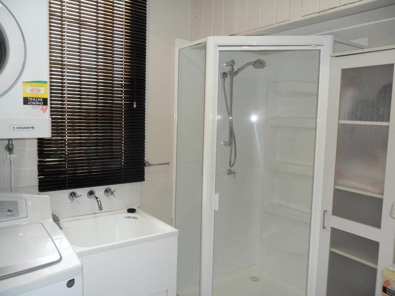 69 Whitehill Road, Eastern Heights QLD 4305