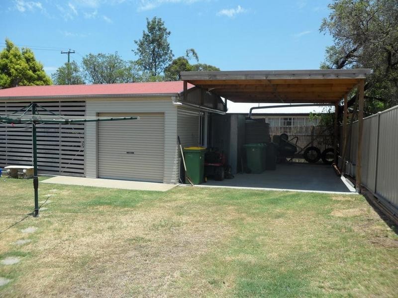 69 Whitehill Road, Eastern Heights QLD 4305