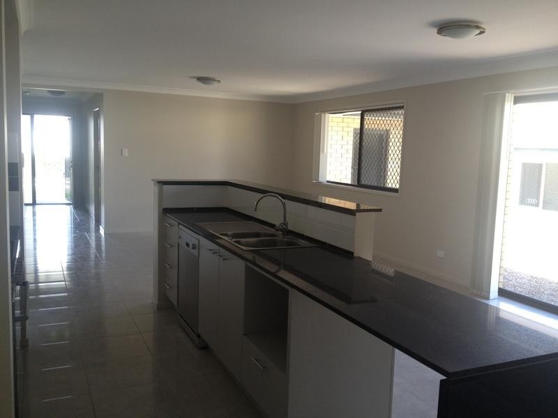 28 Currawong Street, Deebing Heights QLD 4306