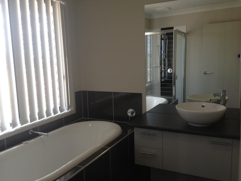 28 Currawong Street, Deebing Heights QLD 4306