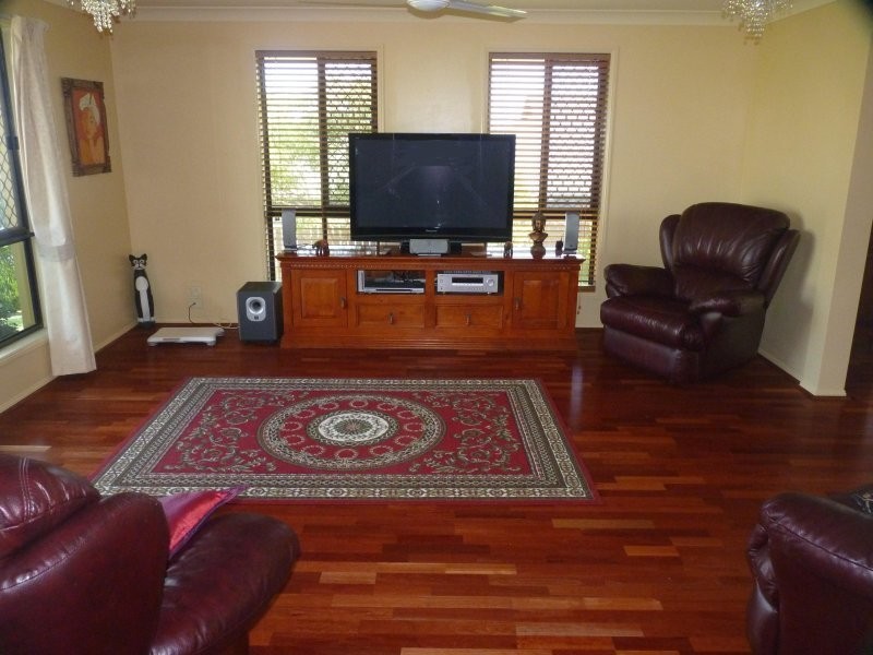 16 Chestnut Drive, Flinders View QLD 4305