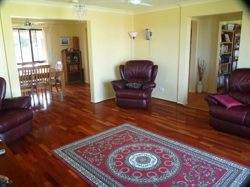 16 Chestnut Drive, Flinders View QLD 4305
