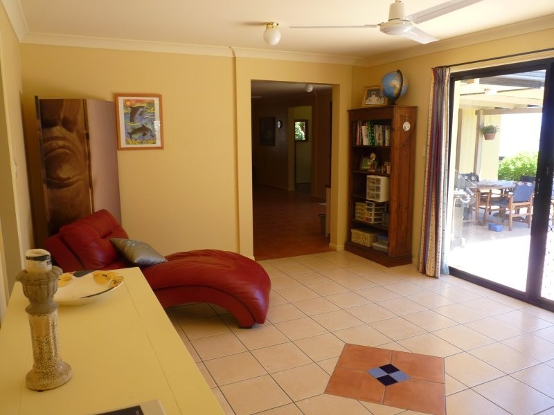 16 Chestnut Drive, Flinders View QLD 4305