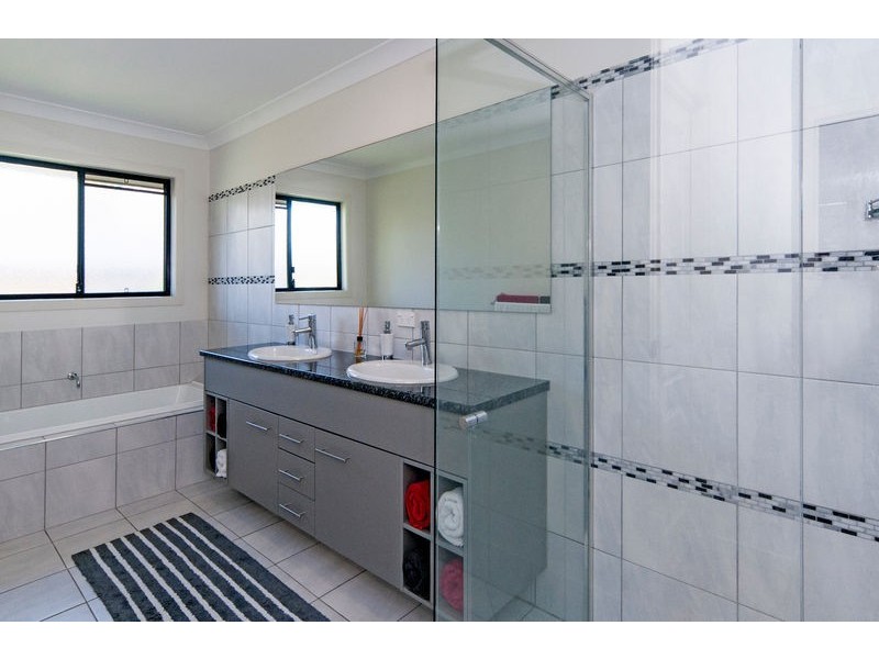 18 Jacana Crescent, Flinders View QLD 4305