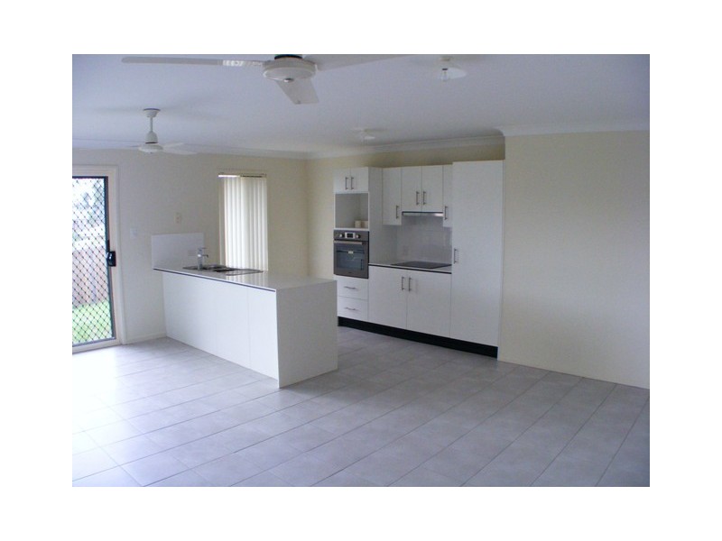 8 Figtree Court, Yamanto QLD 4305