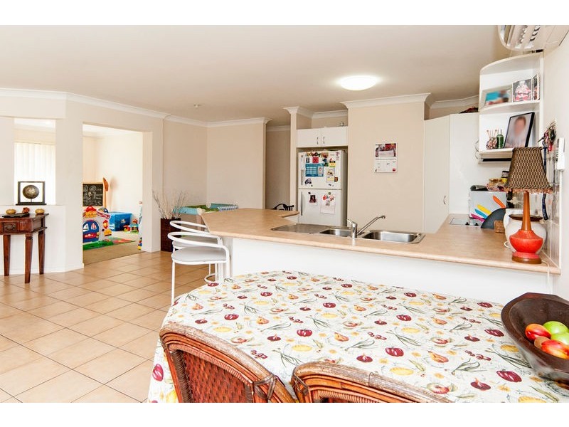 17 Tea Tree Place, Raceview QLD 4305