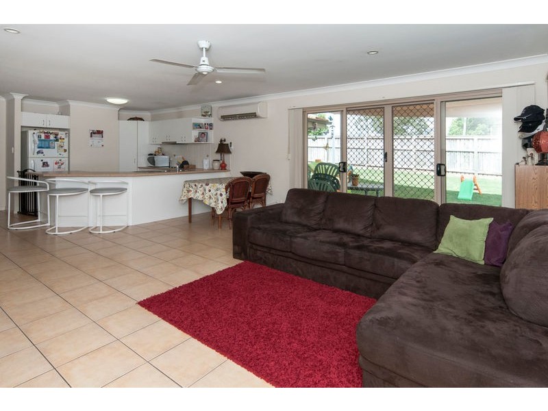 17 Tea Tree Place, Raceview QLD 4305